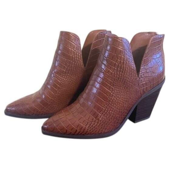 Pointed Toe Crocodile Embossed Brown Ankle Boots With Block Heel & Zipper Closur - Picture 4 of 5